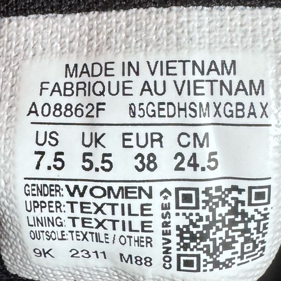 Converse Wmns size 7.5 Chuck Taylor All Star Lift Platform Low 'Cherries' Black - Picture 10 of 10